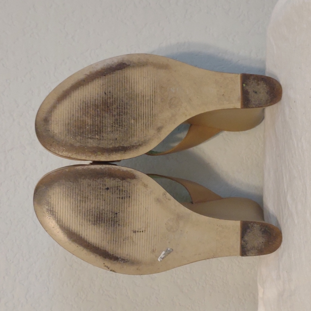 Gianni Bini wedged heel sandals. Beige in color, size 7 or 7.5M - Picture 8 of 12